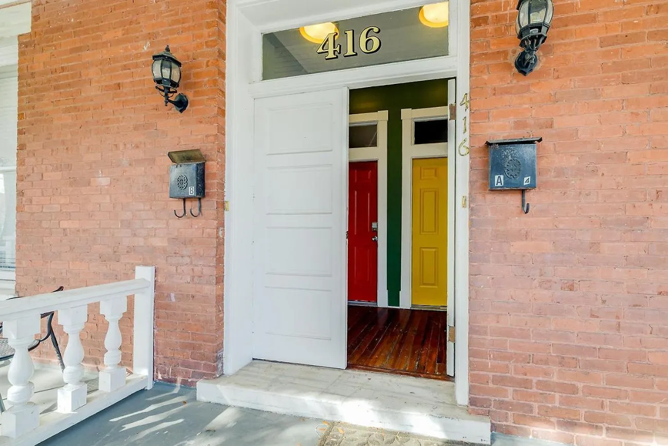 Red Brick Beauty In Downtown *