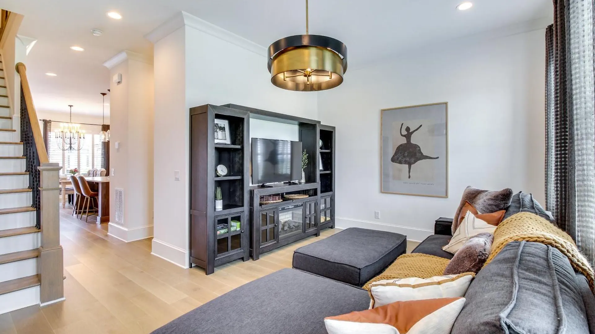 Charming Townhome - 1 Block To Riverwalk! *