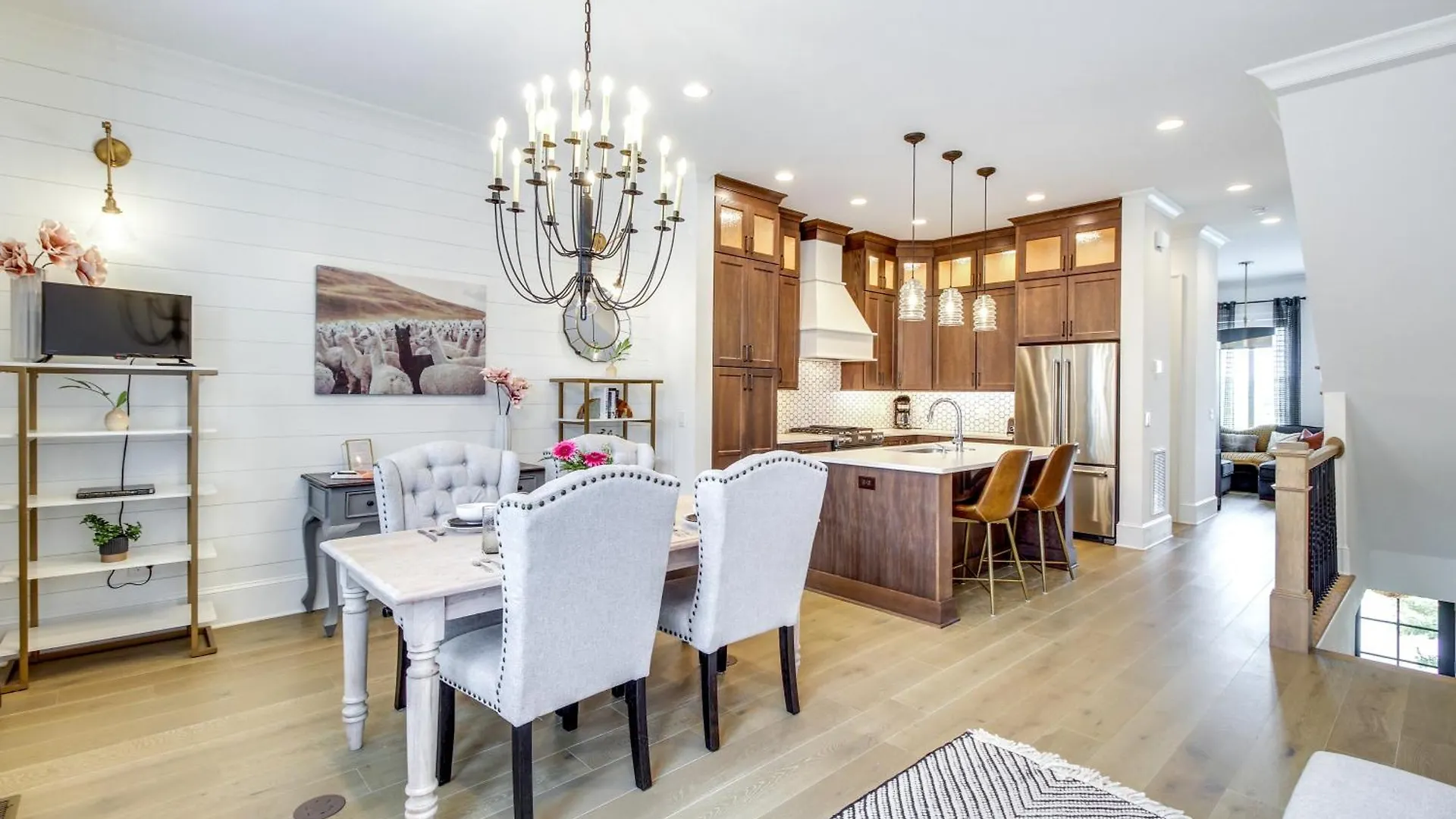 Charming Townhome - 1 Block To Riverwalk! *