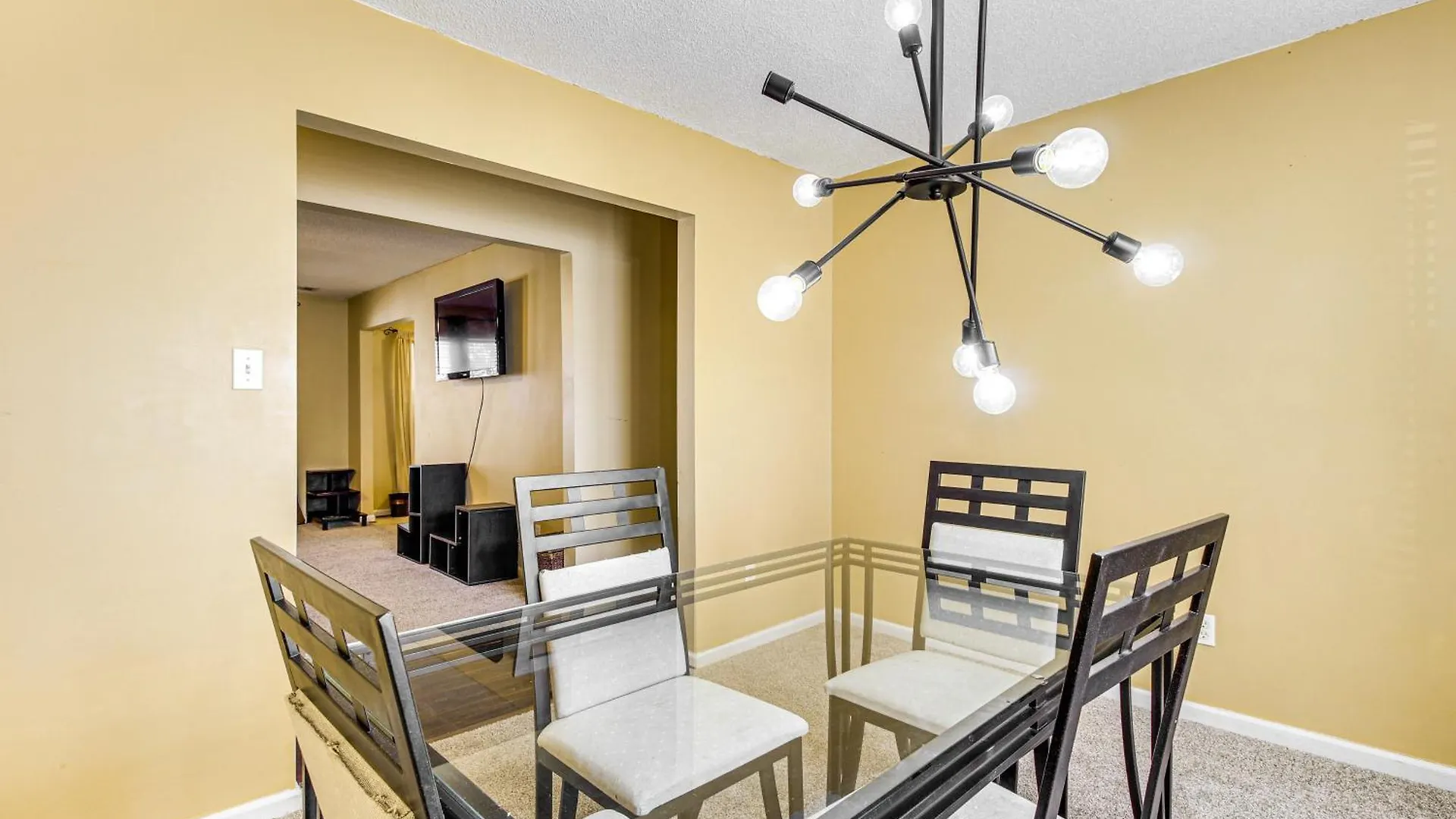 Holiday home 3 Mi To Hunter Army Airfield With Serene Deck *