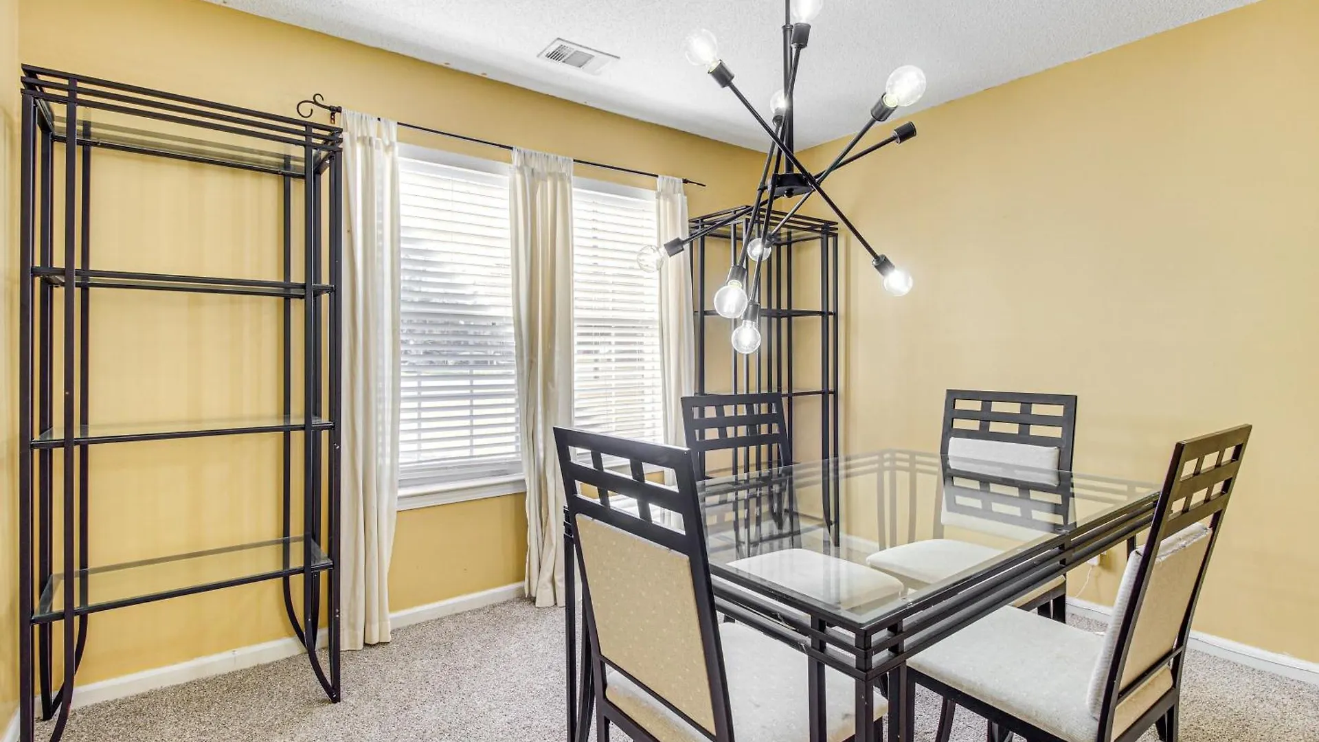 3 Mi To Hunter Army Airfield With Serene Deck *