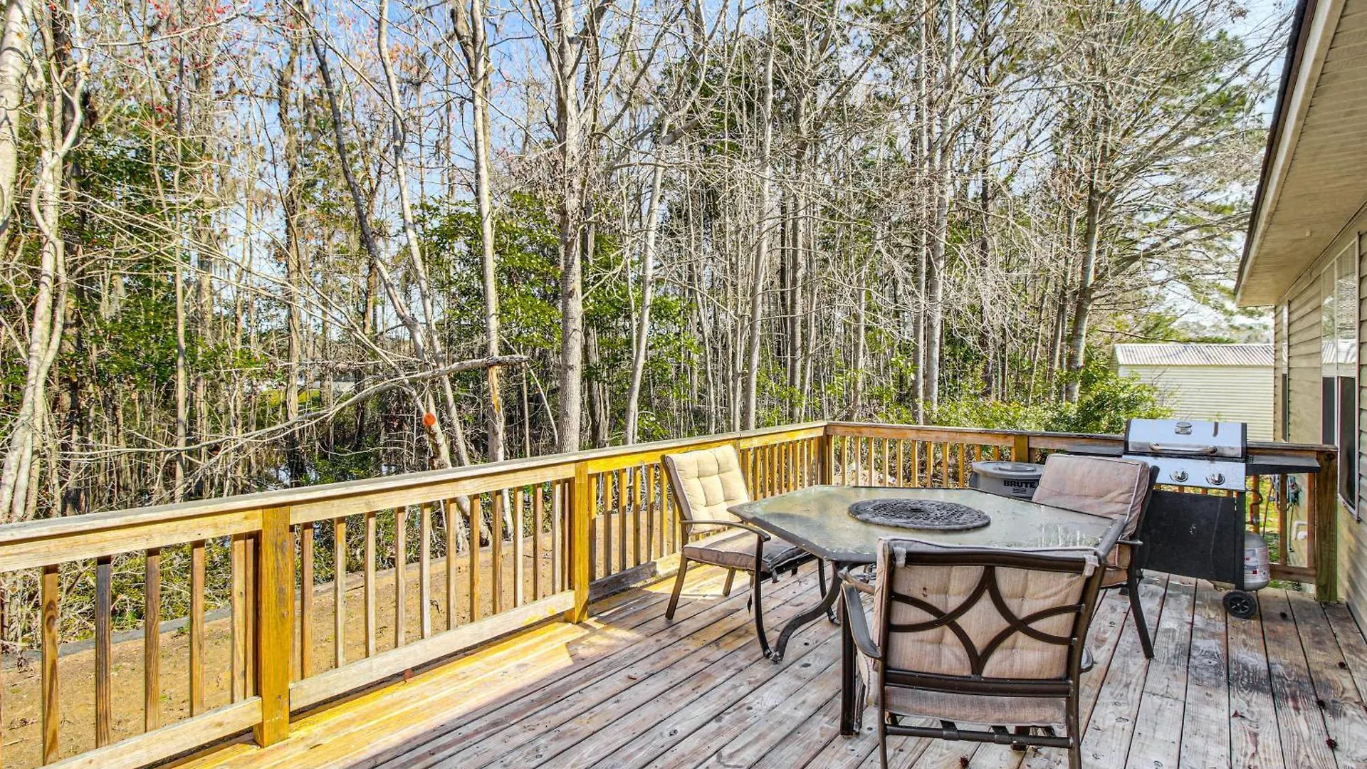 3 Mi To Hunter Army Airfield With Serene Deck * Savannah