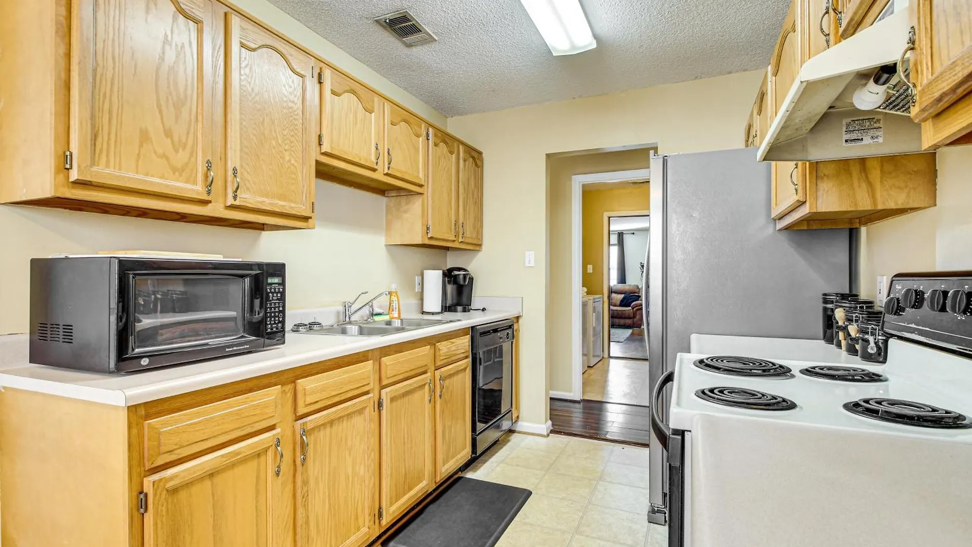 3 Mi To Hunter Army Airfield With Serene Deck Holiday home *