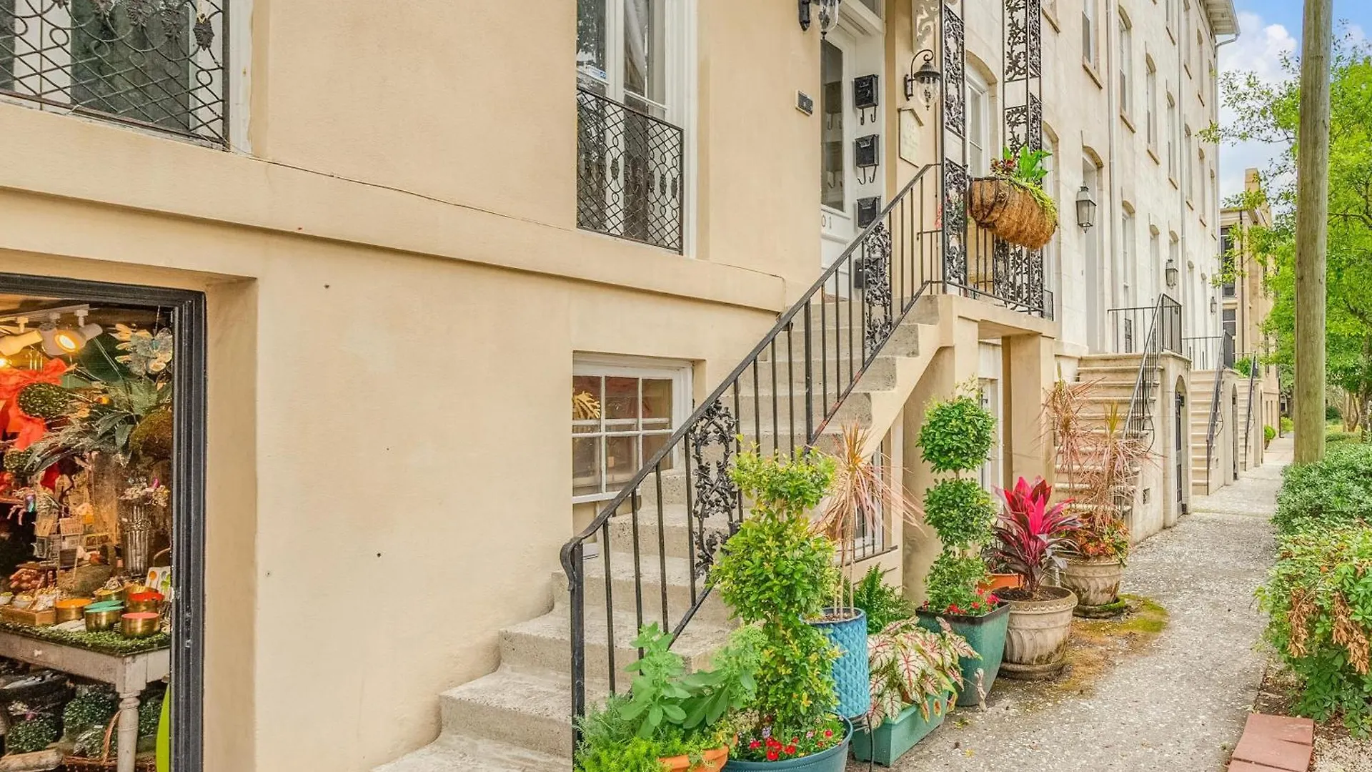 Apartment Historic Getaway