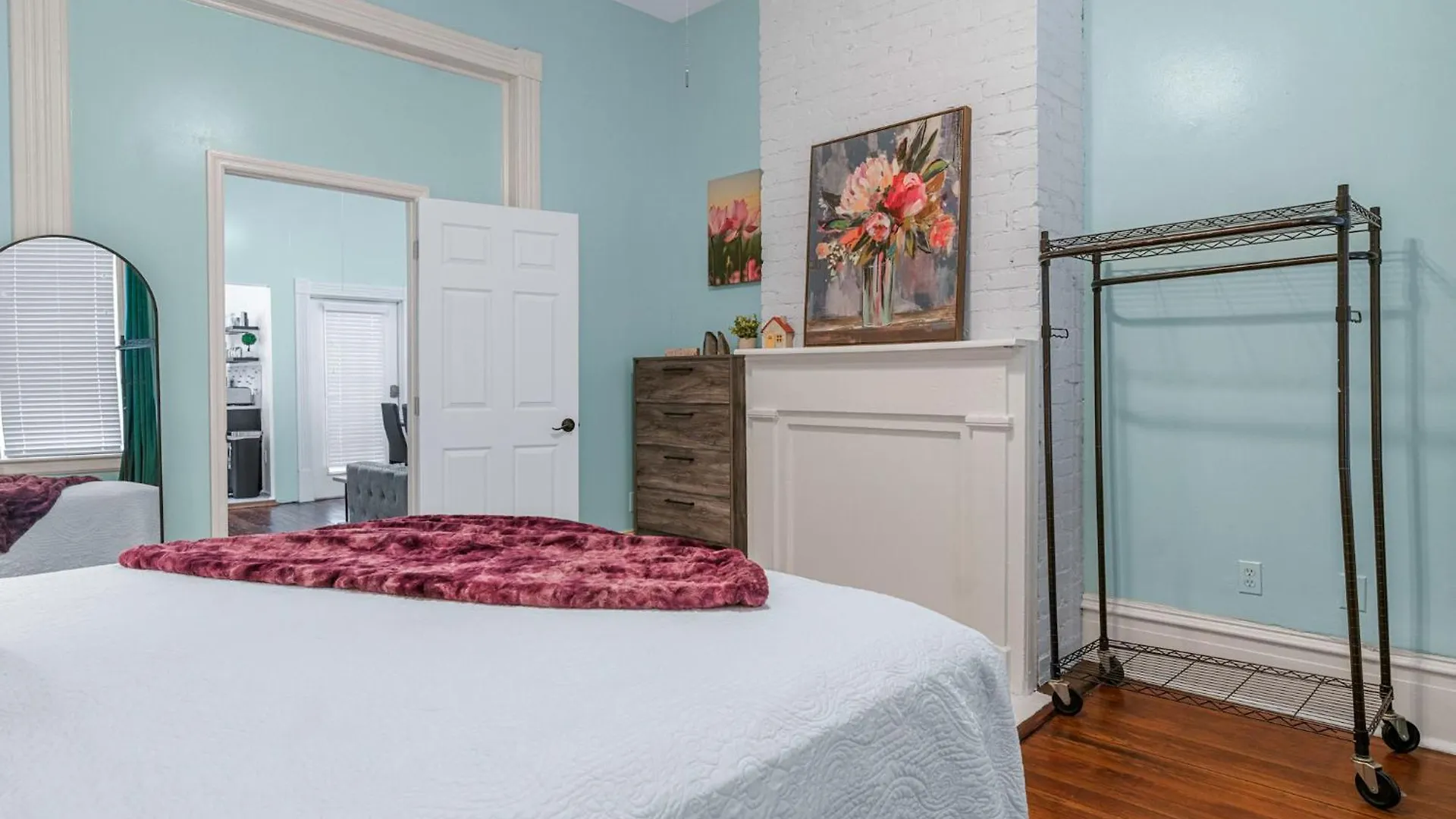 Victorian By Forsyth Park Apartment
