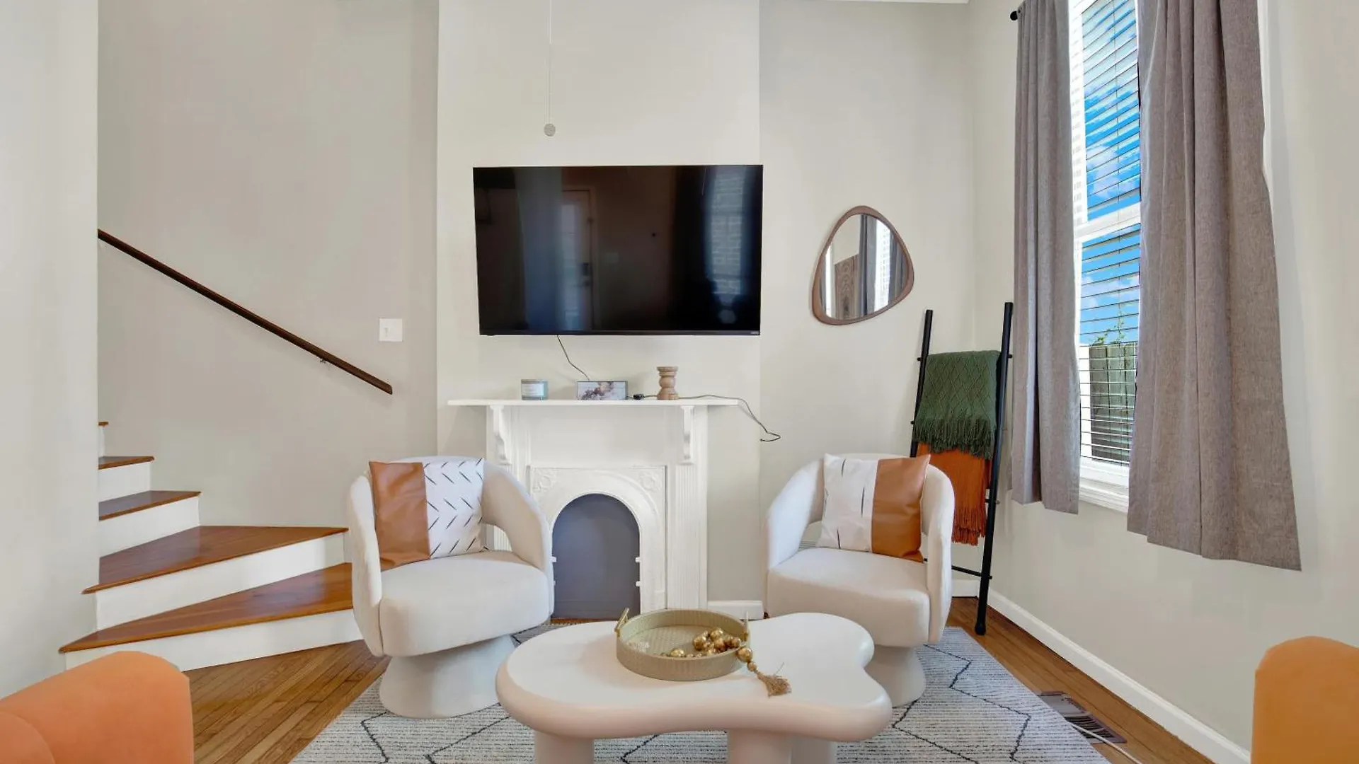 Crawford Square Hideaway *