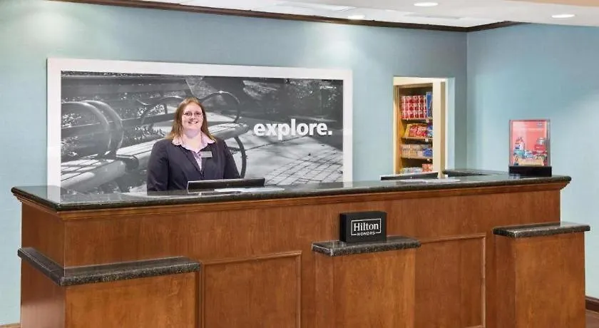 Hampton & Savannah-airport Hotel