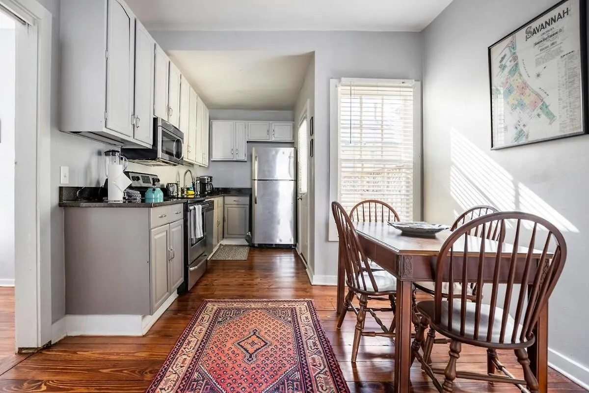 Historic Downtown King Bed Cottage- Parking And Patio Appartement *