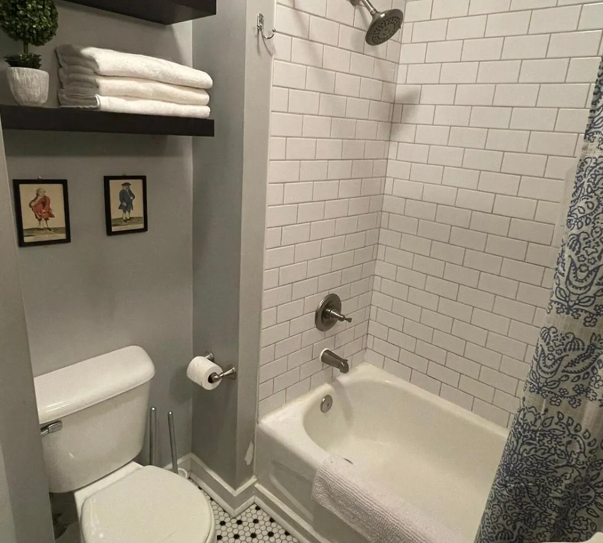 Appartement Historic Downtown King Bed Cottage- Parking And Patio Savannah