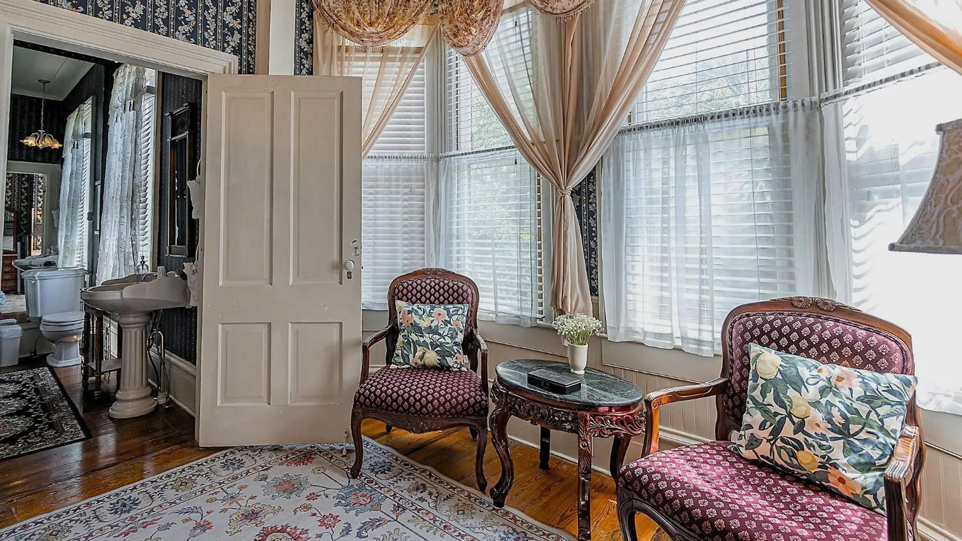別荘 Master King Victorian With Private Bathroom In A Historic House