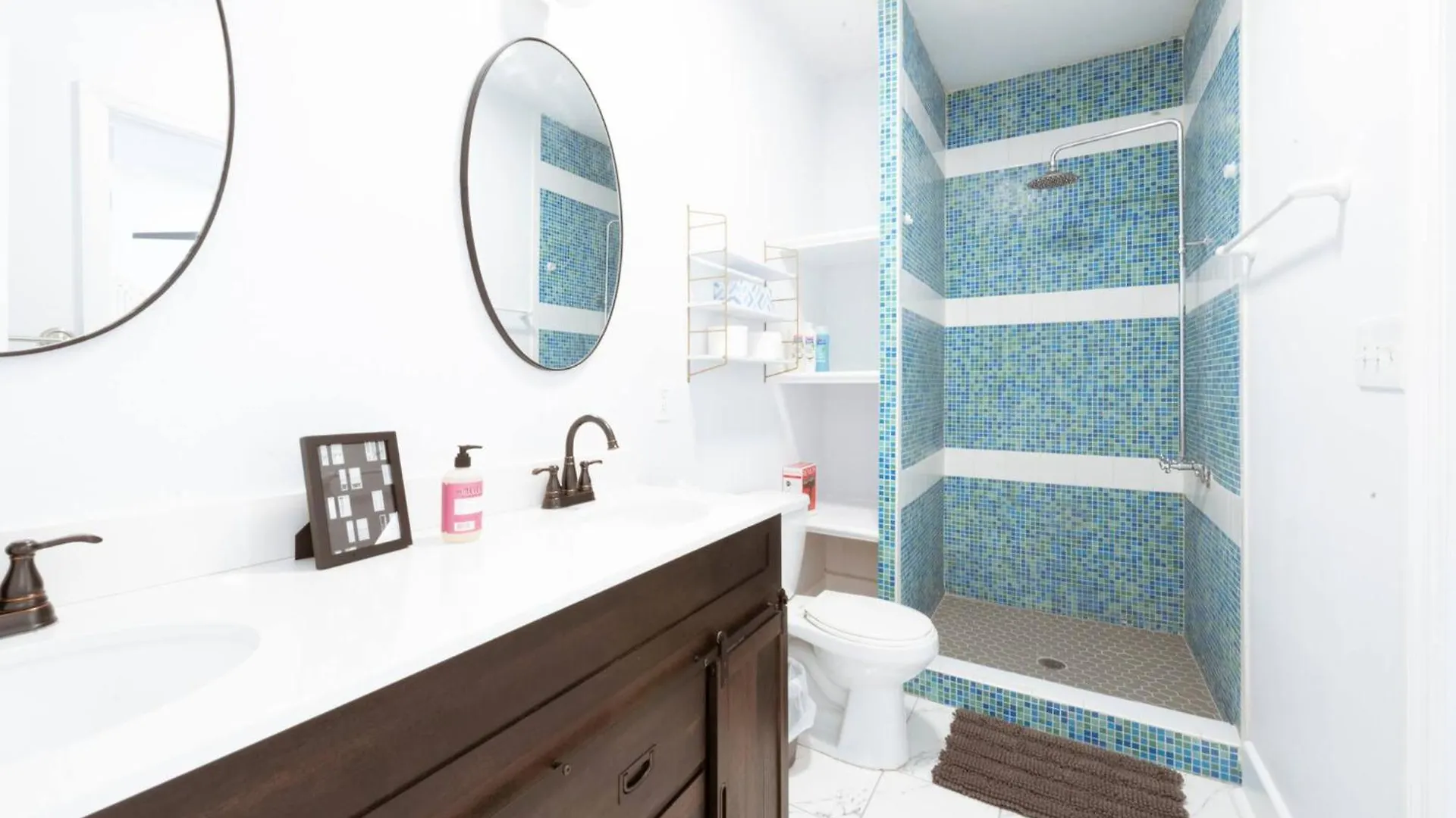 別荘 Modern 3bdr Retreat With Backyard Starland District