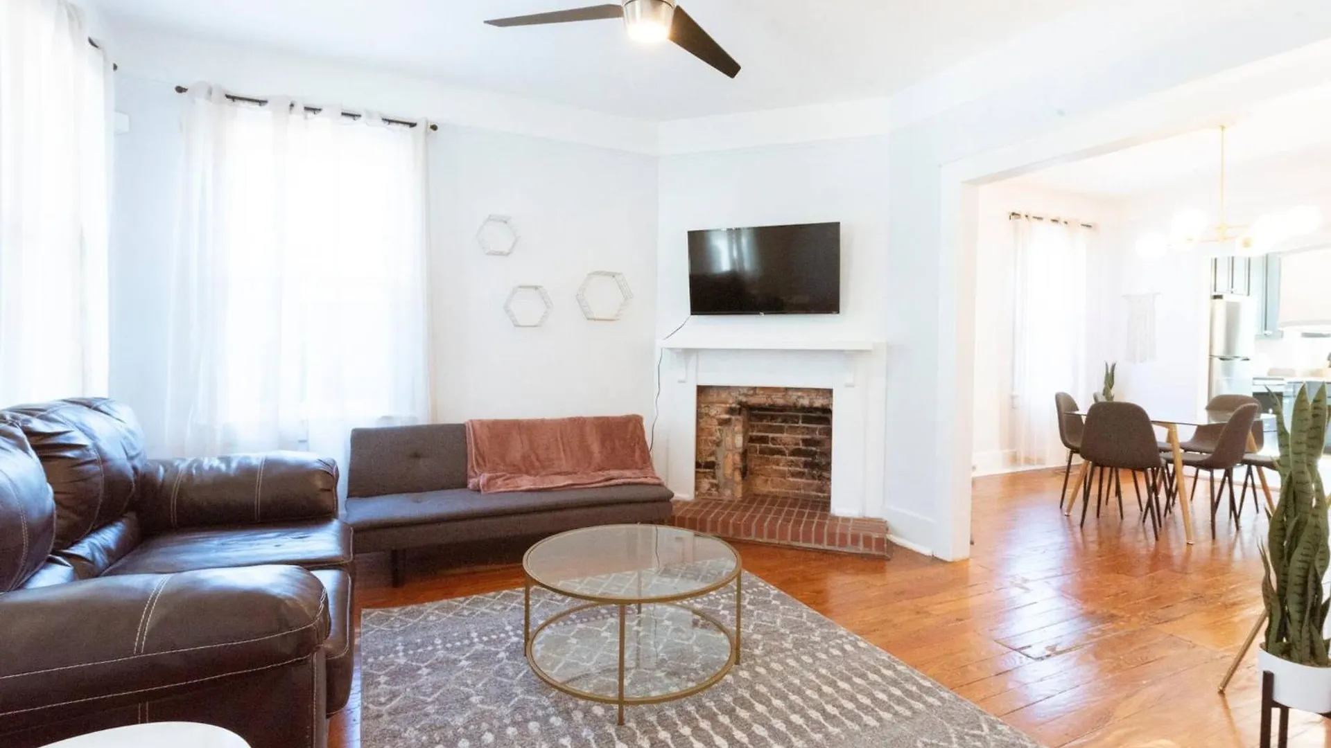 Modern 3bdr Retreat With Backyard Starland District *