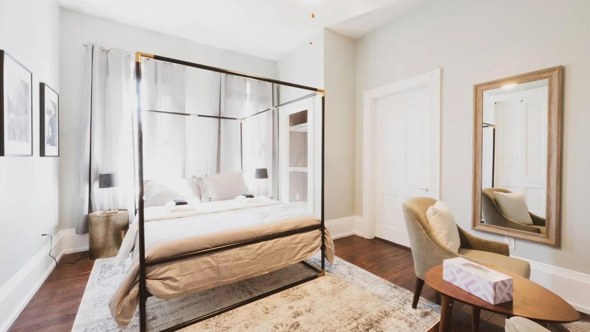 3-bedroom With Balcony Walk To Forsyth Park 別荘 サバンナ