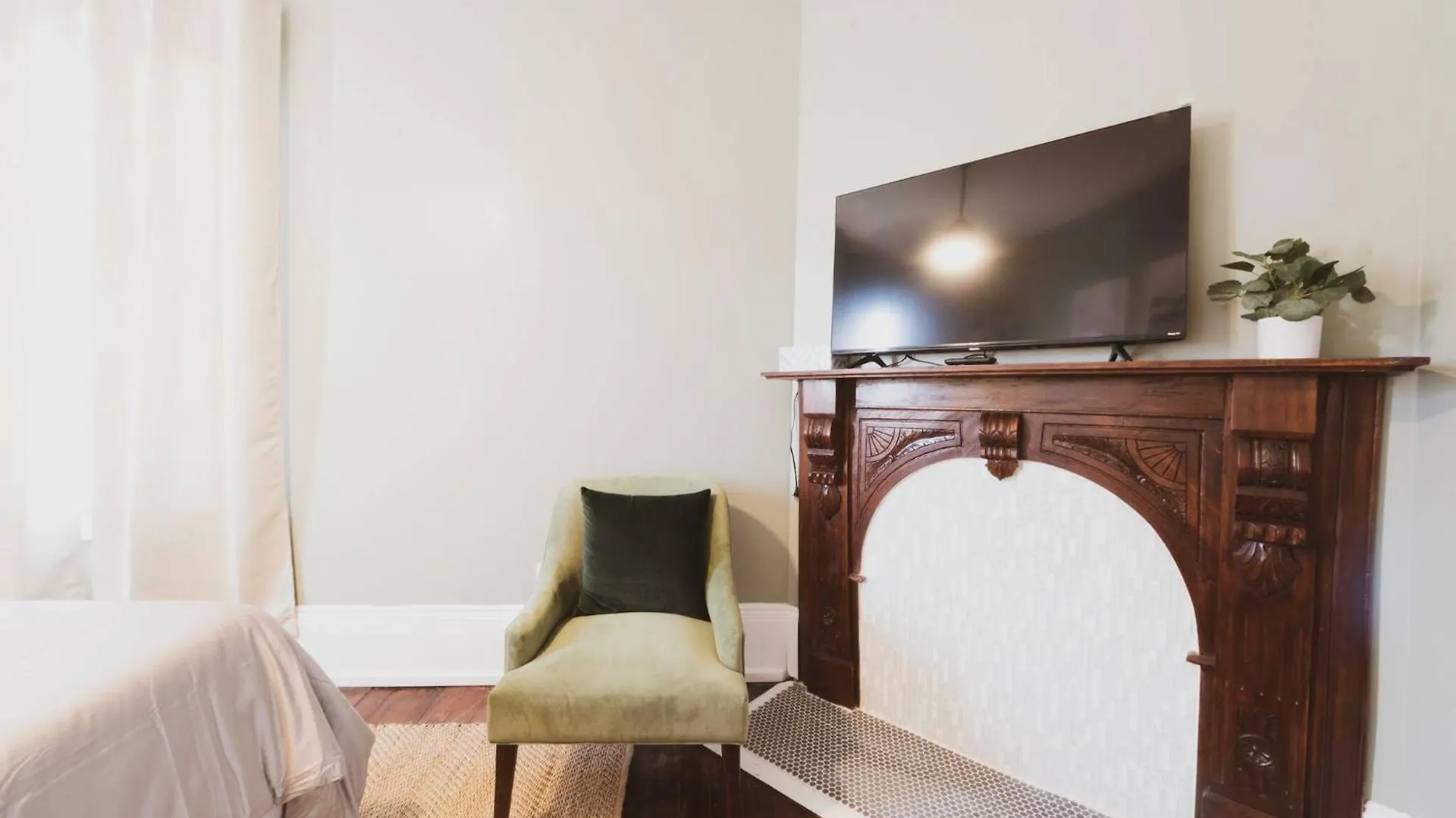 3-bedroom With Balcony Walk To Forsyth Park 別荘 サバンナ