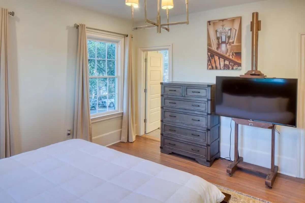 Updated Historic 3 Bedroom Walk Everywhere