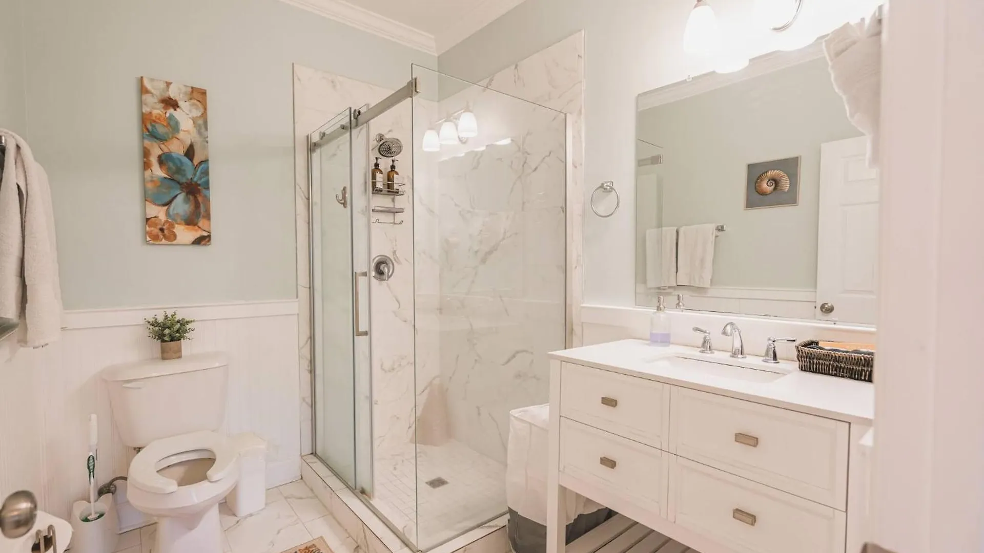 Victorian Modern In Carriage House - Unit A ゲストハウス