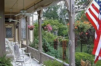 Roussell's Garden Bed & Breakfast Savannah