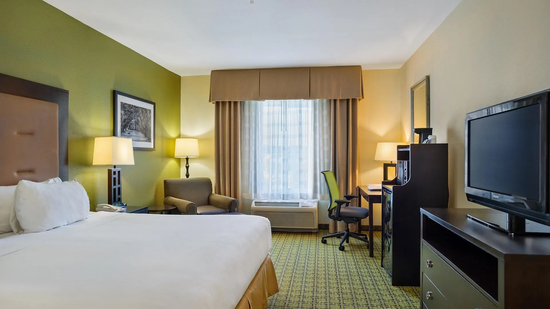 Express & Midtown By Ihg Hotel 3*