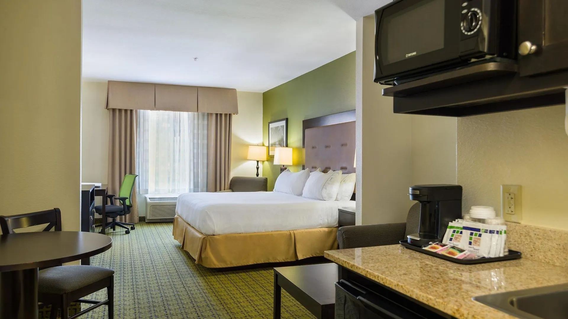 Express & Midtown By Ihg Hotel
