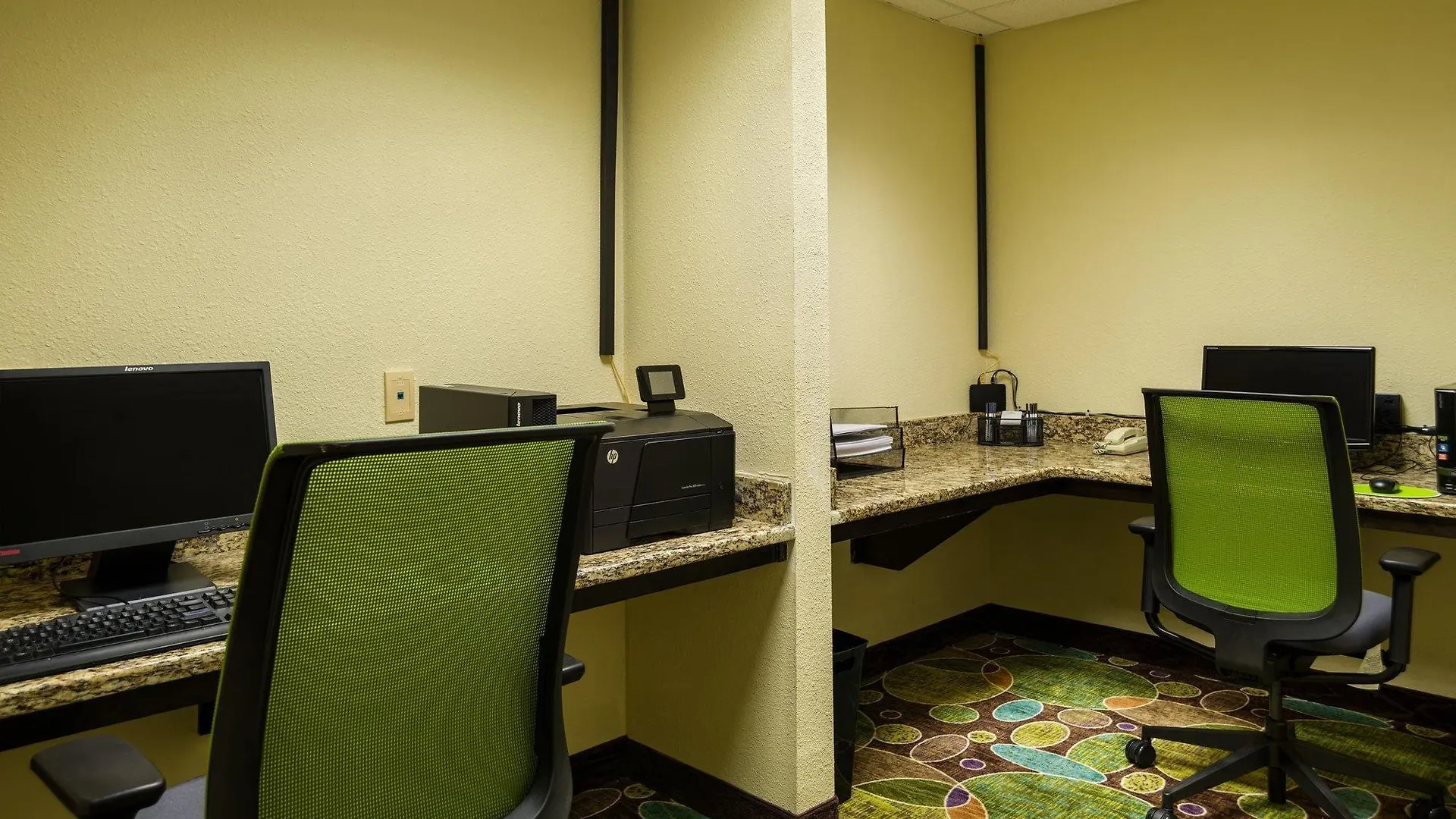 Express & Midtown By Ihg Hotel 3*