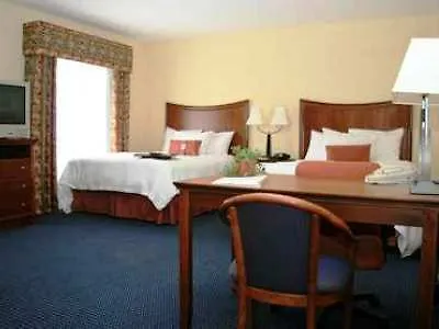 Hampton & - I-95 South - Gateway Hotell