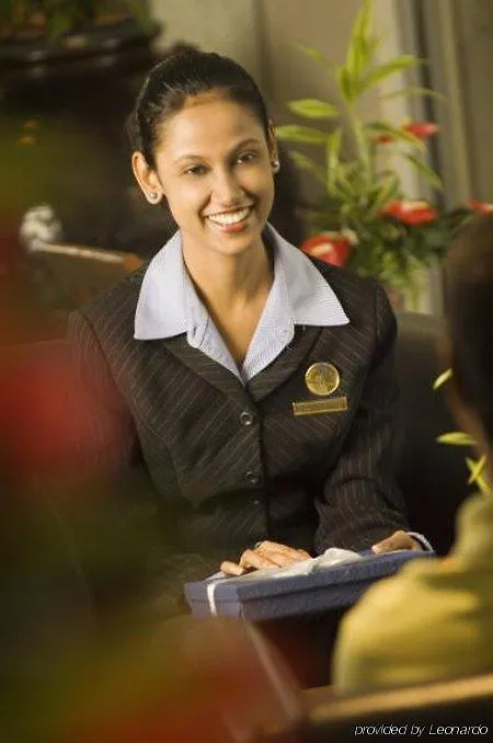 Hotel Doubletree By Hilton Airport