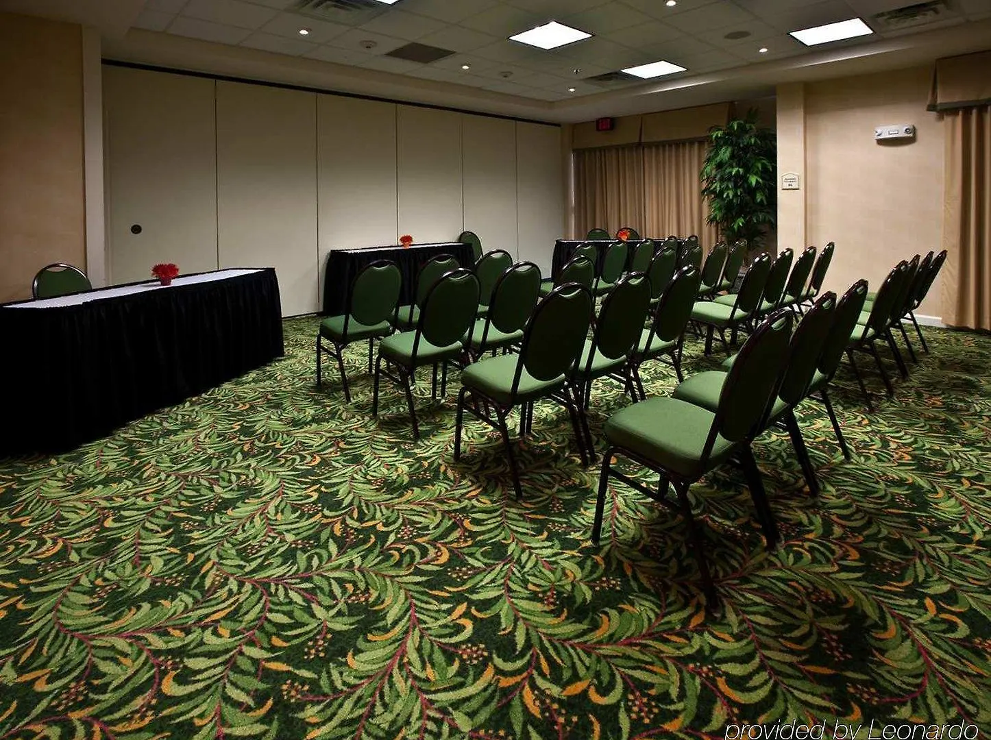 Hotel Hilton Garden Airport
