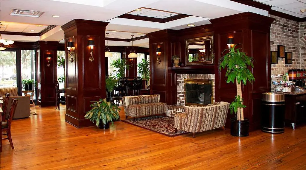 Hampton Historic District Hotel 3*