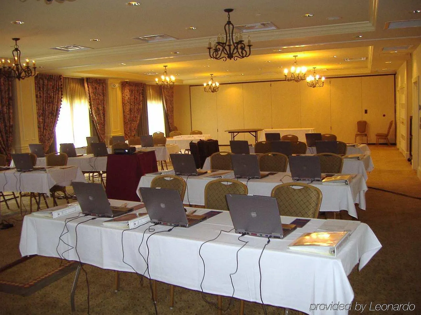 Hampton Historic District Hotel 3*