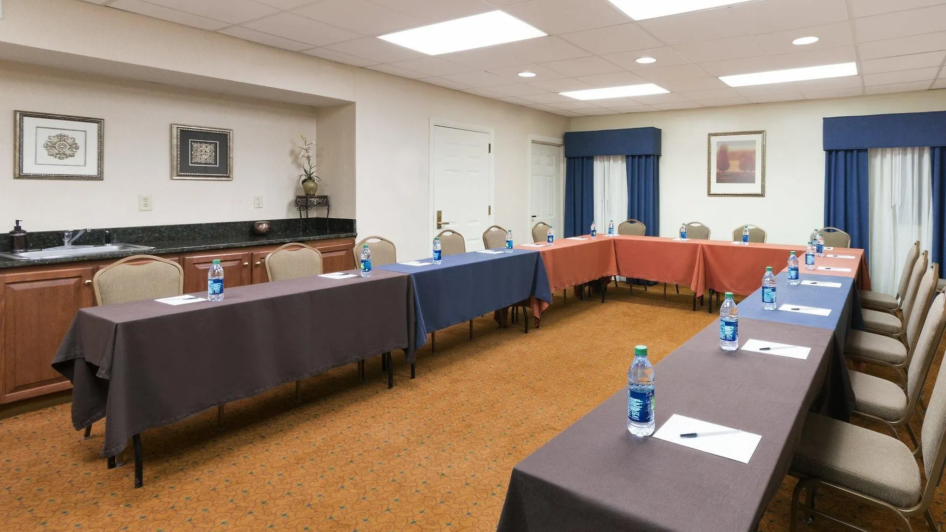 Hotel Country & By Radisson, Midtown, Ga Savannah