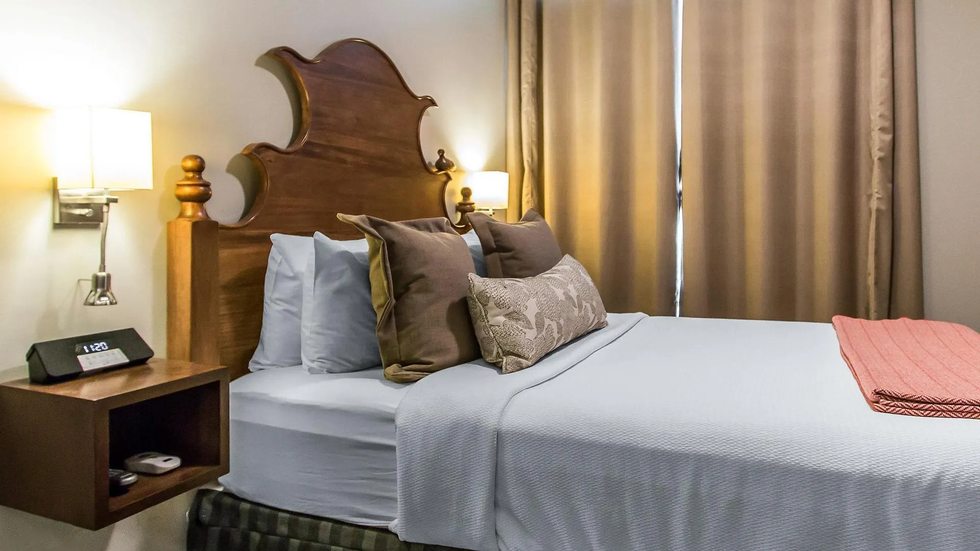 Bluegreen Vacations Homes At Ellis Square, Ascend Apart Otel