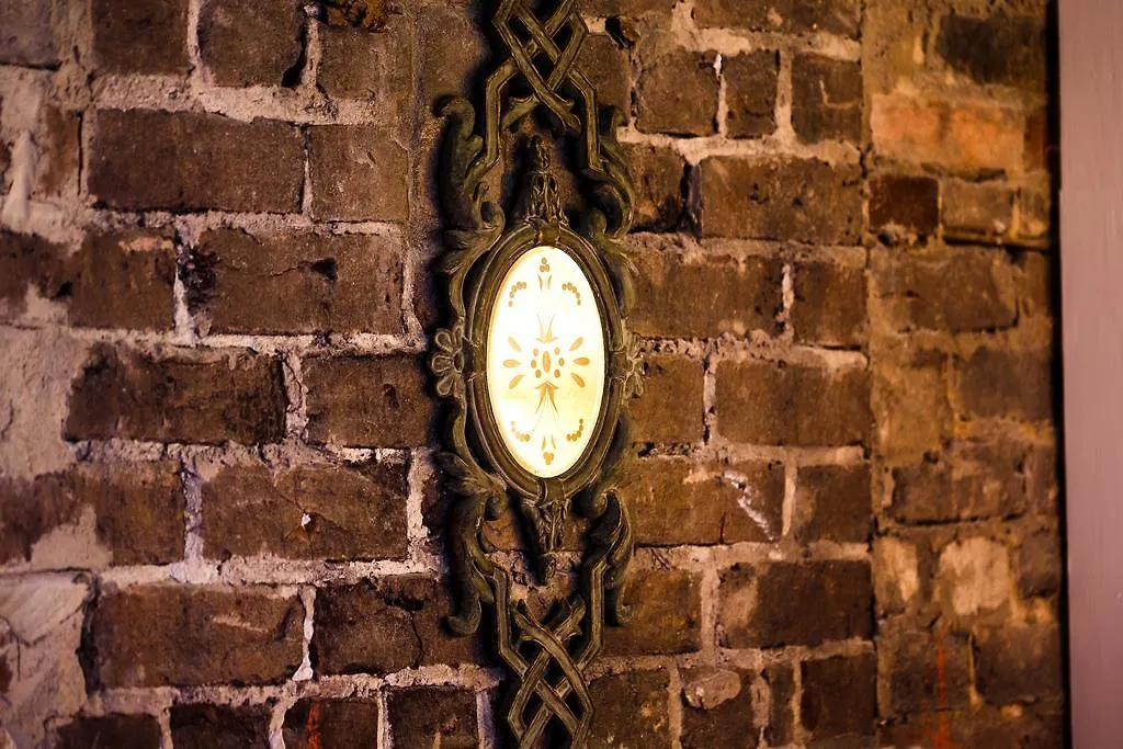 East Bay Inn, Historic Of Collection Savannah