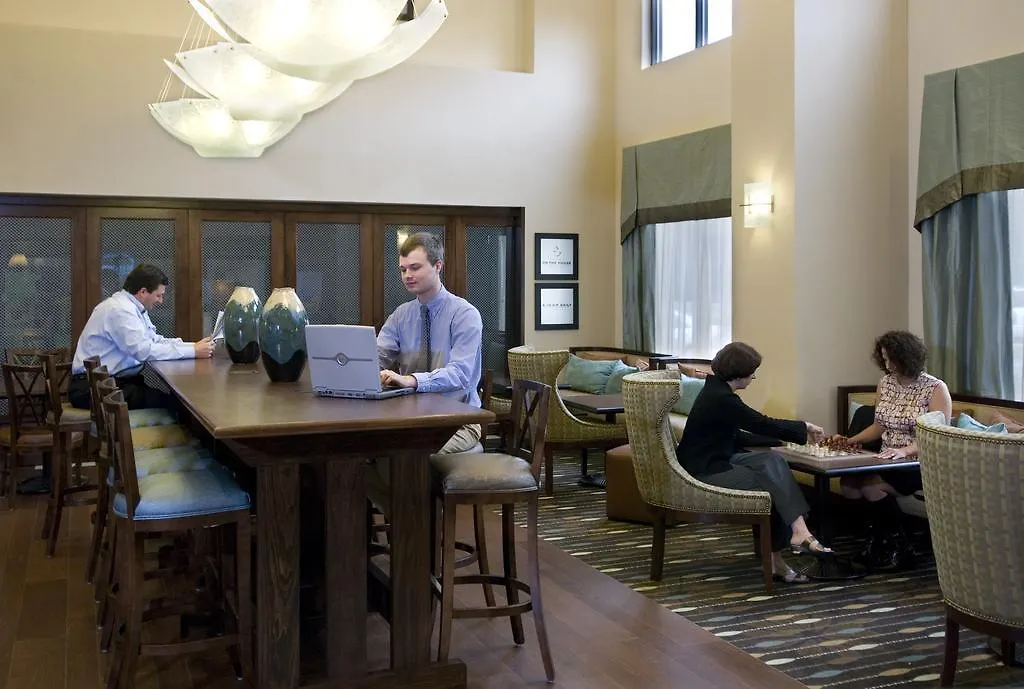 Hampton & Savannah-airport Hotel