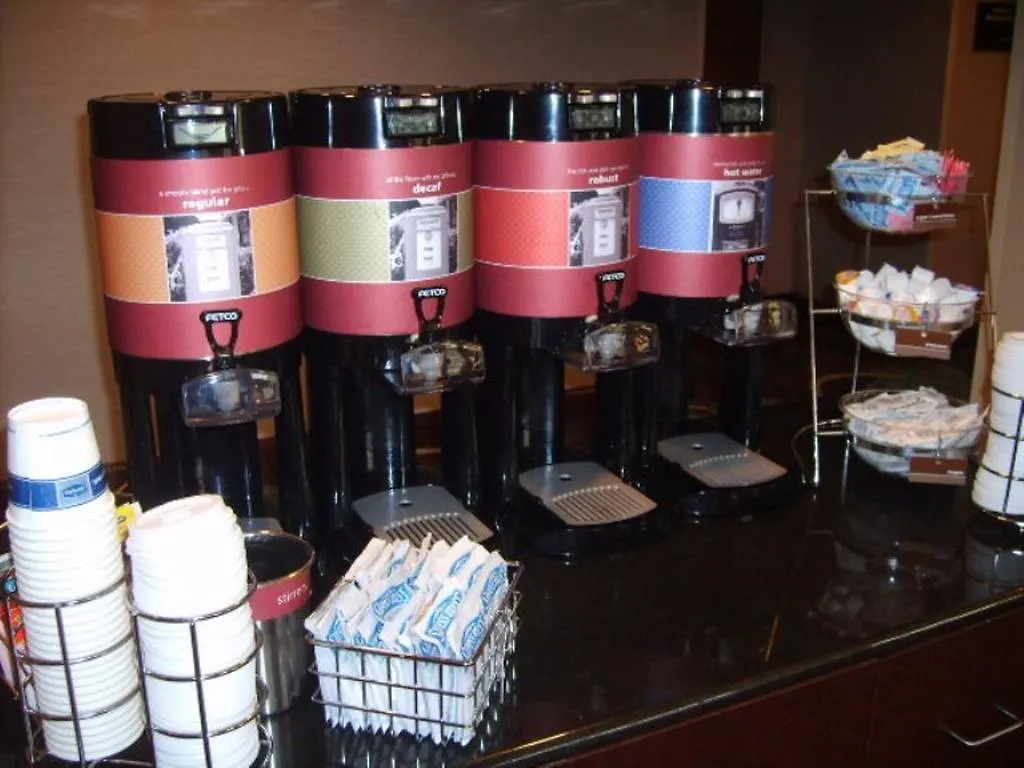 Hotel Hampton & Savannah-airport 2*