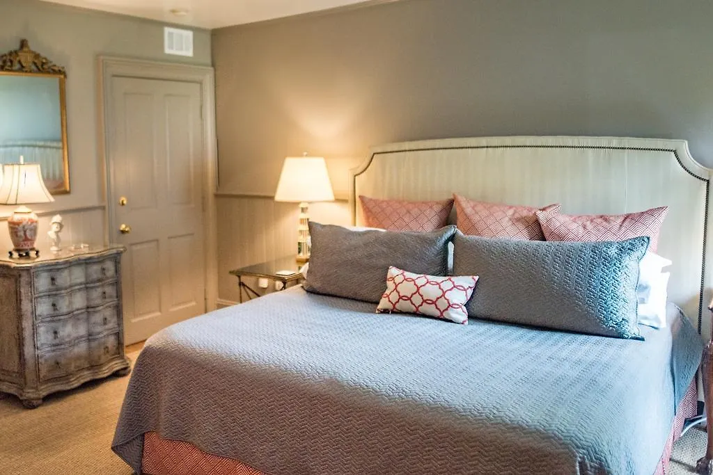 Catherine Ward House 3*