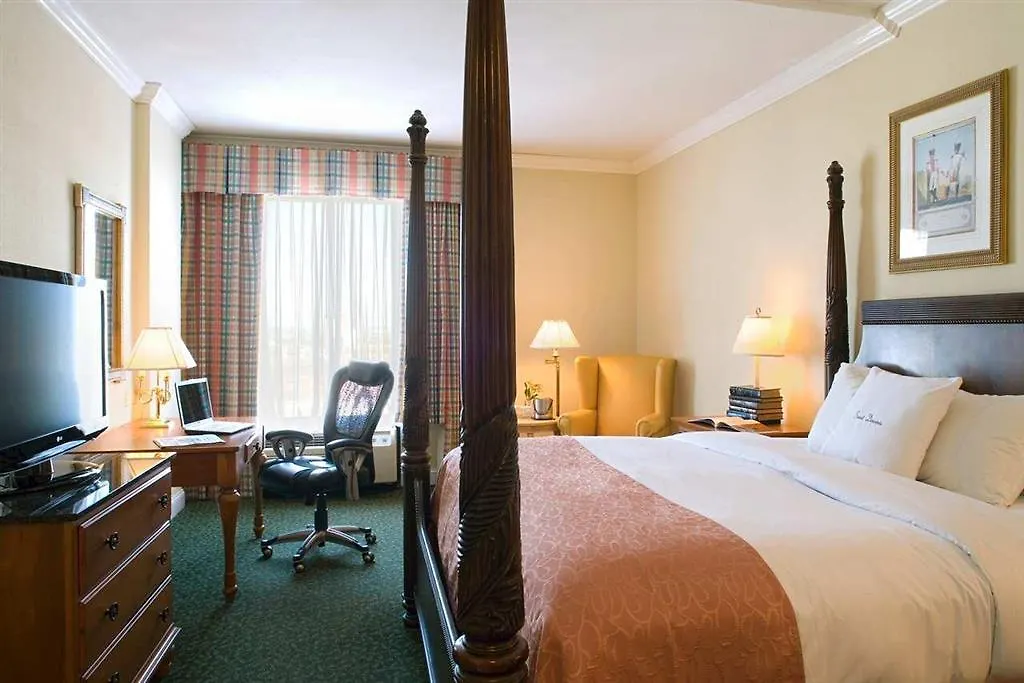 Doubletree By Hilton Historic Hotel Savannah