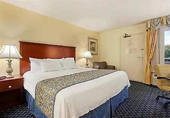 Baymont By Wyndham Midtown Savannah