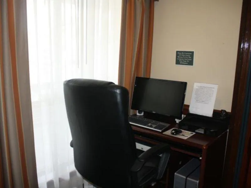 Hotel Country & By Radisson, Airport, Ga 3*