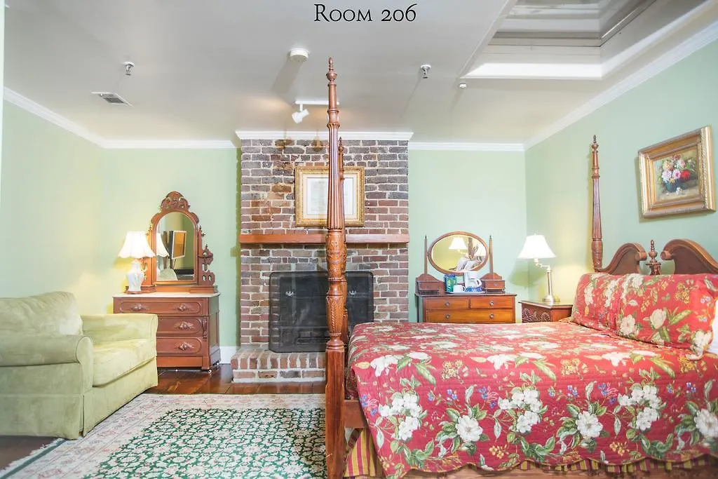 Inn 17 Hundred 90 And Restaurant 3*