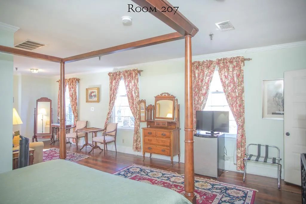 Inn 17 Hundred 90 And Restaurant 3*