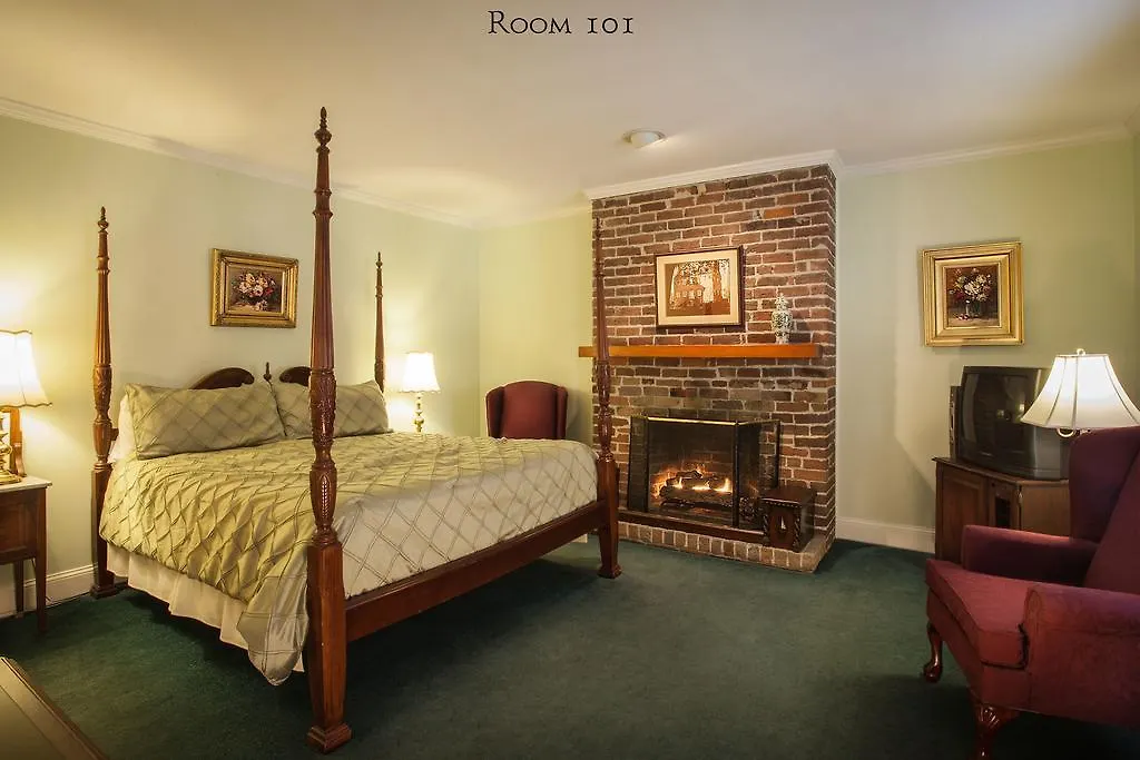 Inn 17 Hundred 90 And Restaurant