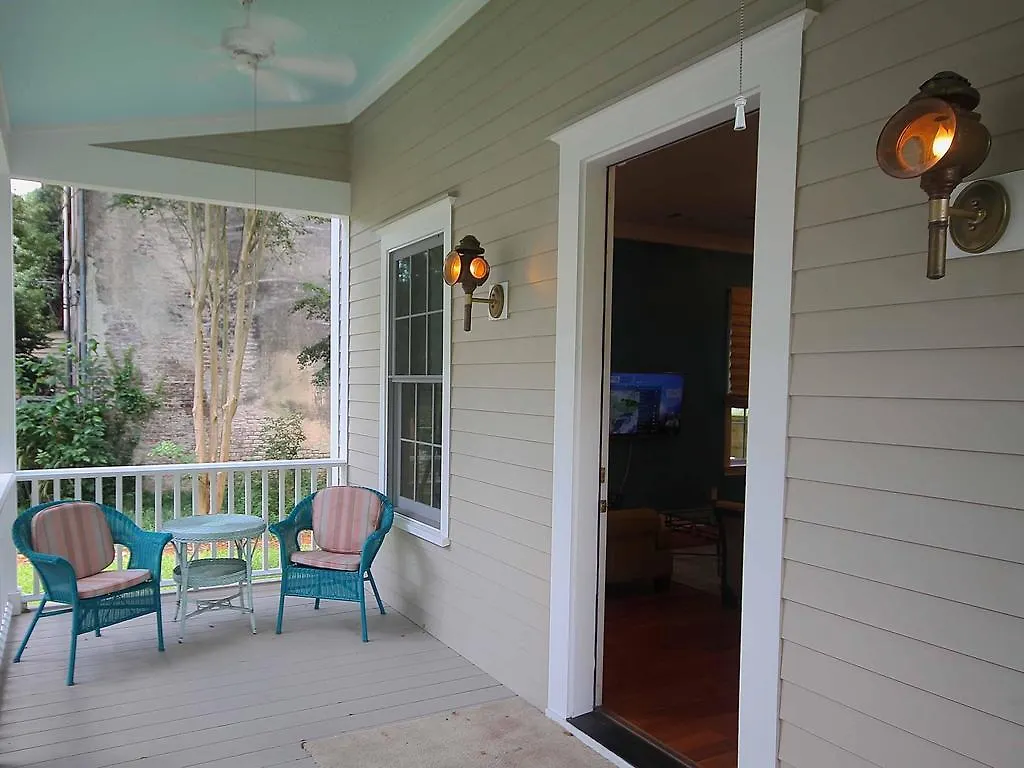 Svr-00284 Chandler House *