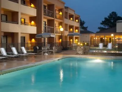 Courtyard By Marriott Midtown Hotel