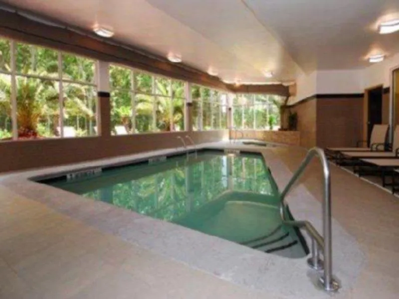 Doubletree By Hilton Airport Hotel