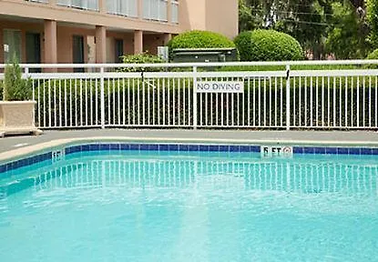 Hotel Baymont By Wyndham Midtown 3*
