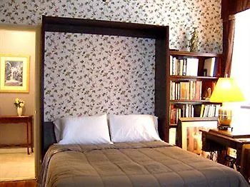Roussell's Garden Bed & Breakfast