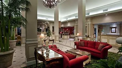 Hilton Garden Airport Hotel 3*