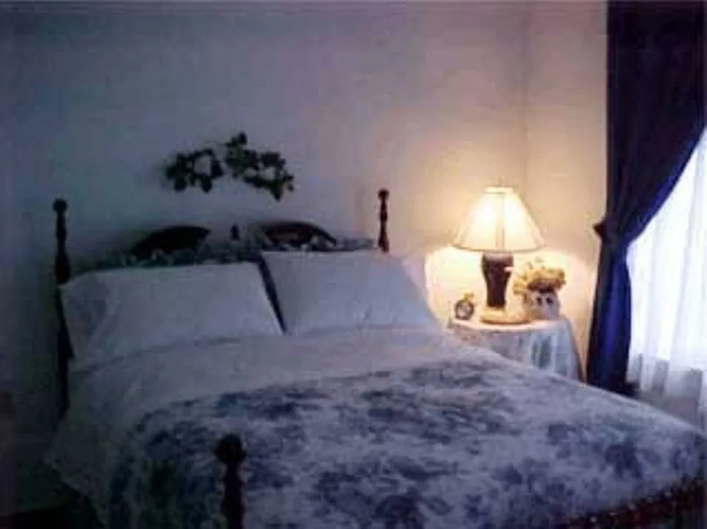 The Confederate House 3*