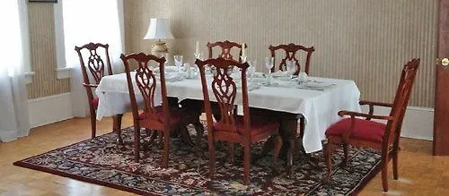 The Confederate House 3* Savannah