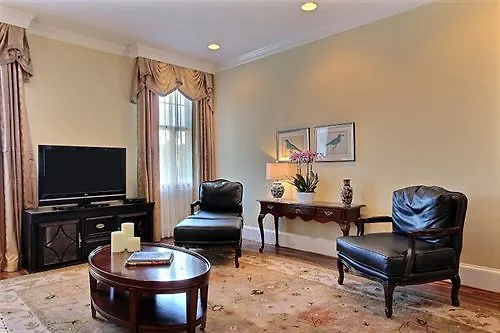 Oglethorpe Hotel
